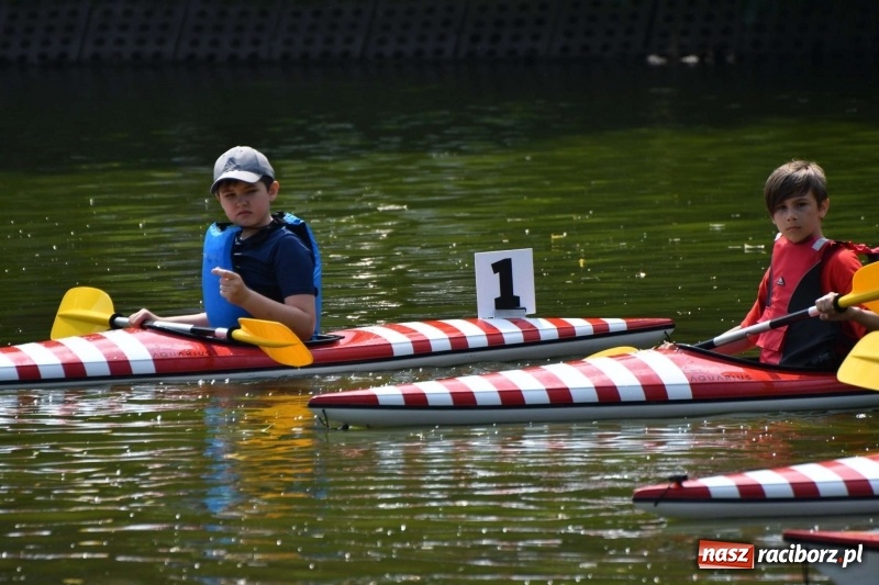 Zdjęcie w galerii na portalu naszraciborz.pl: Zmagania wodniackie na stawie gondolowym  wiadomości z regionu