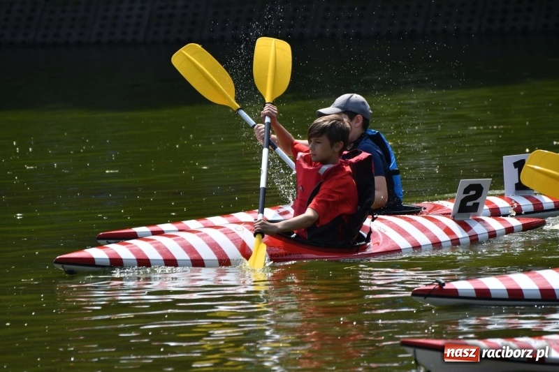 Zdjęcie w galerii na portalu naszraciborz.pl: Zmagania wodniackie na stawie gondolowym  wiadomości z regionu