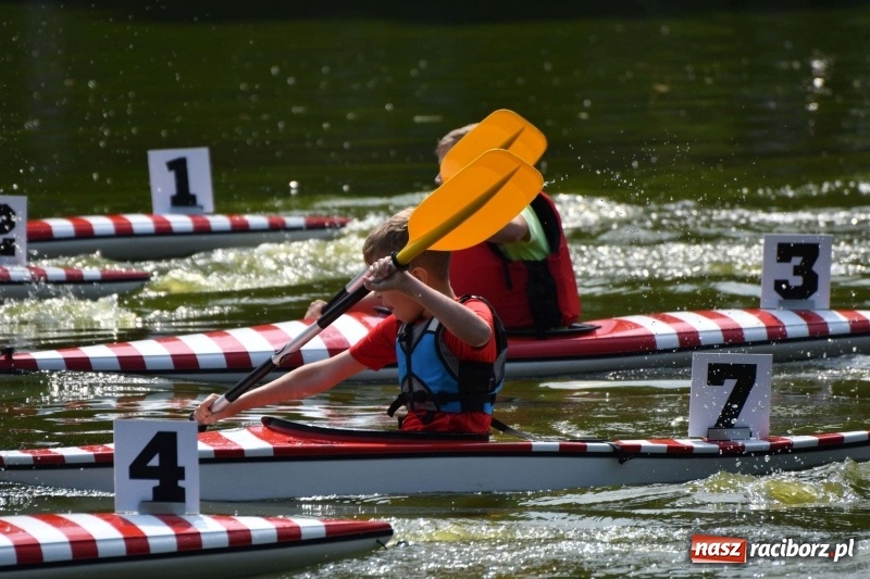 Zdjęcie w galerii na portalu naszraciborz.pl: Zmagania wodniackie na stawie gondolowym  wiadomości z regionu