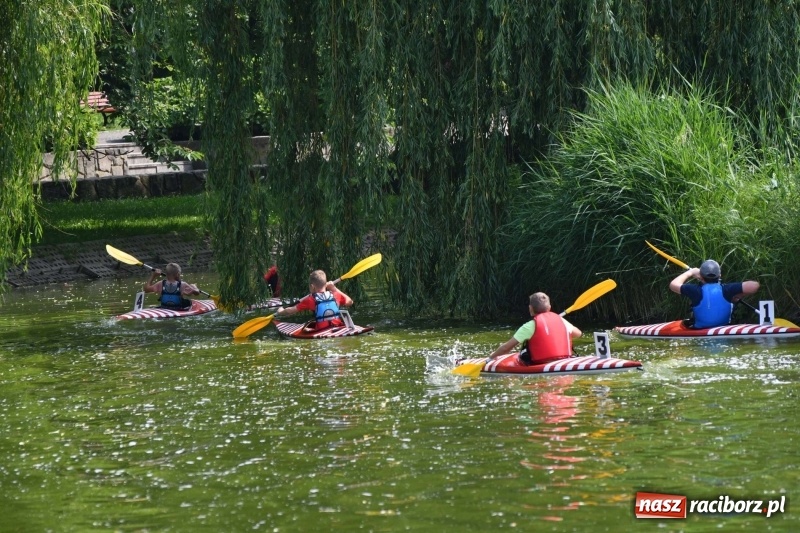 Zdjęcie w galerii na portalu naszraciborz.pl: Zmagania wodniackie na stawie gondolowym  wiadomości z regionu