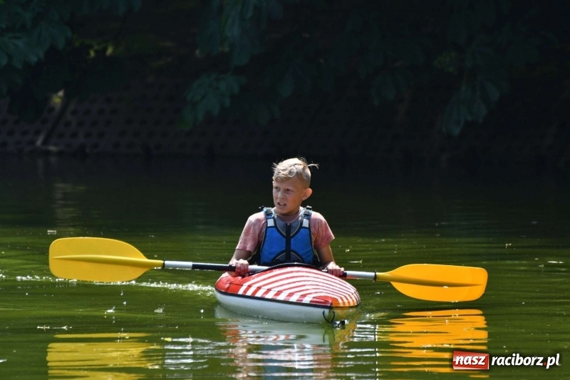 Zdjęcie w galerii na portalu naszraciborz.pl: Zmagania wodniackie na stawie gondolowym  wiadomości z regionu