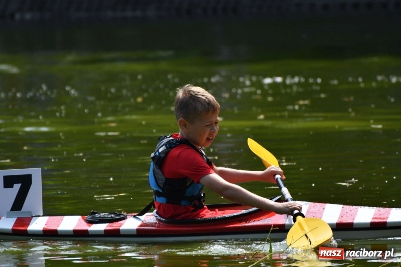 Zdjęcie w galerii na portalu naszraciborz.pl: Zmagania wodniackie na stawie gondolowym  wiadomości z regionu