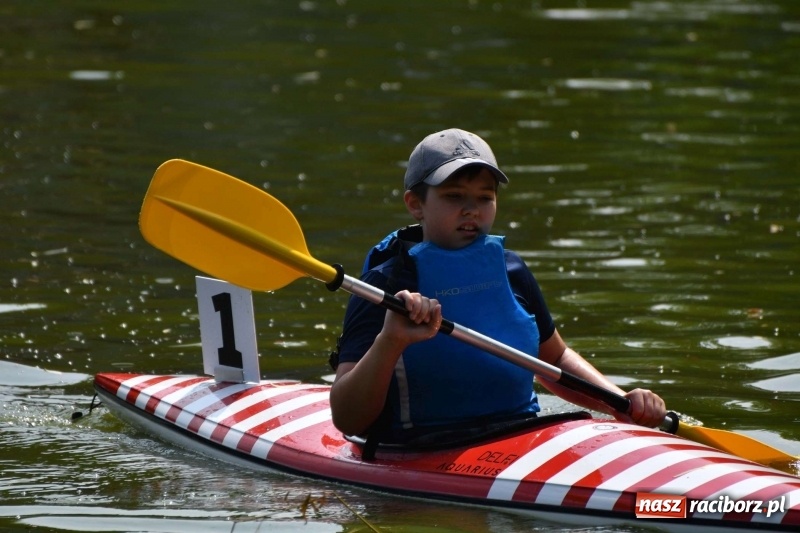 Zdjęcie w galerii na portalu naszraciborz.pl: Zmagania wodniackie na stawie gondolowym  wiadomości z regionu