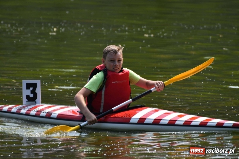 Zdjęcie w galerii na portalu naszraciborz.pl: Zmagania wodniackie na stawie gondolowym  wiadomości z regionu