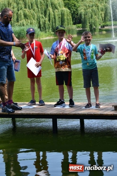 Zdjęcie w galerii na portalu naszraciborz.pl: Zmagania wodniackie na stawie gondolowym  wiadomości z regionu