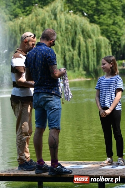 Zdjęcie w galerii na portalu naszraciborz.pl: Zmagania wodniackie na stawie gondolowym  wiadomości z regionu