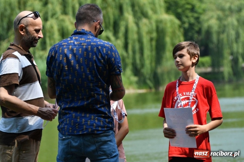 Zdjęcie w galerii na portalu naszraciborz.pl: Zmagania wodniackie na stawie gondolowym  wiadomości z regionu