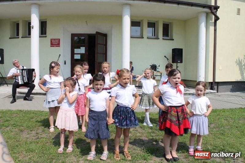 Zdjęcie w galerii na portalu naszraciborz.pl: Mieszkańcy Płoni i Obory bawili się na festynie rodzinnym  wiadomości z regionu