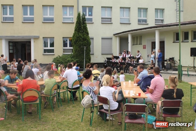 Zdjęcie w galerii na portalu naszraciborz.pl: Mieszkańcy Płoni i Obory bawili się na festynie rodzinnym  wiadomości z regionu