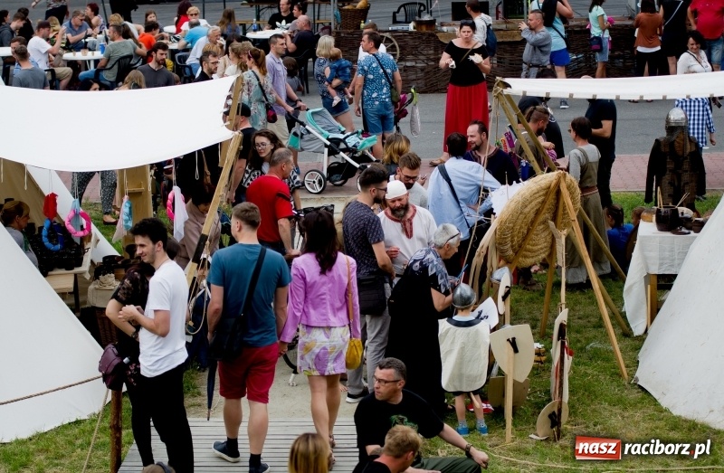 Zdjęcie w galerii na portalu naszraciborz.pl: Wielka bitwa wojów na polach przez Oborą [FOTO i WIDEO] wiadomości z regionu