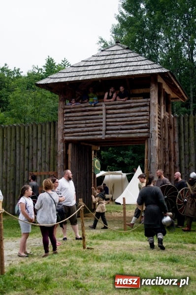 Zdjęcie w galerii na portalu naszraciborz.pl: Wielka bitwa wojów na polach przez Oborą [FOTO i WIDEO] wiadomości z regionu