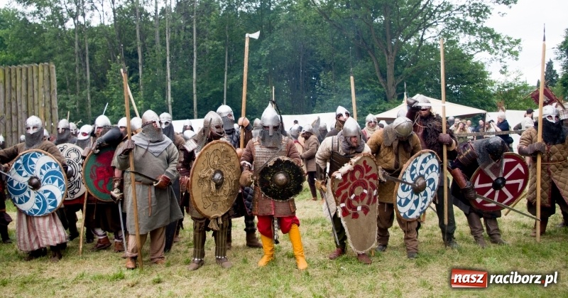 Zdjęcie w galerii na portalu naszraciborz.pl: Wielka bitwa wojów na polach przez Oborą [FOTO i WIDEO] wiadomości z regionu