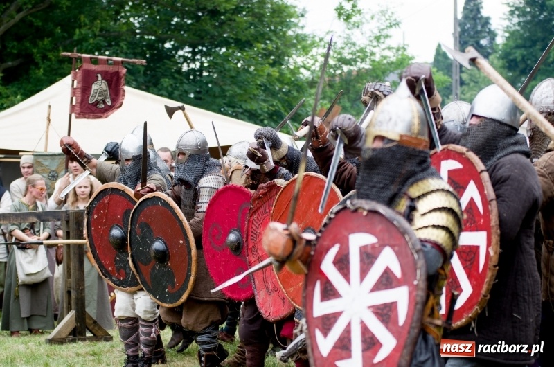 Zdjęcie w galerii na portalu naszraciborz.pl: Wielka bitwa wojów na polach przez Oborą [FOTO i WIDEO] wiadomości z regionu
