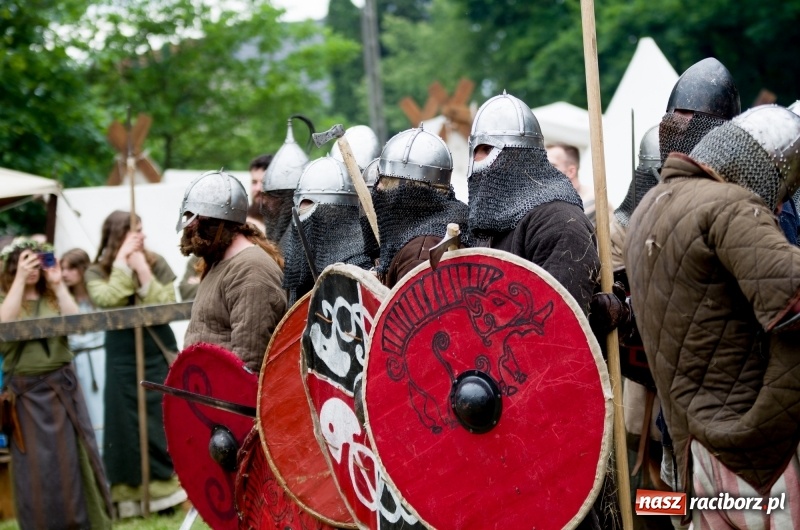 Zdjęcie w galerii na portalu naszraciborz.pl: Wielka bitwa wojów na polach przez Oborą [FOTO i WIDEO] wiadomości z regionu