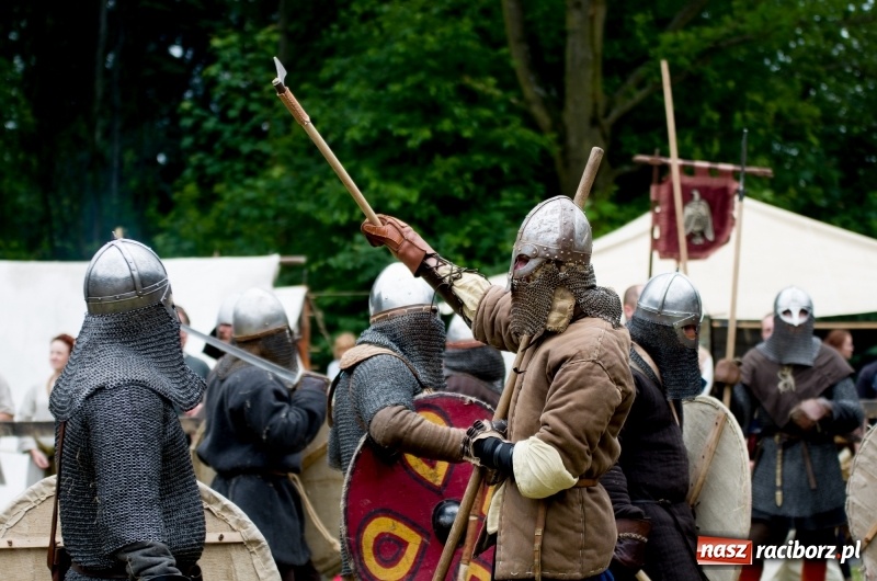 Zdjęcie w galerii na portalu naszraciborz.pl: Wielka bitwa wojów na polach przez Oborą [FOTO i WIDEO] wiadomości z regionu