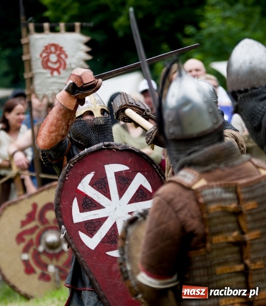 Zdjęcie w galerii na portalu naszraciborz.pl: Wielka bitwa wojów na polach przez Oborą [FOTO i WIDEO] wiadomości z regionu