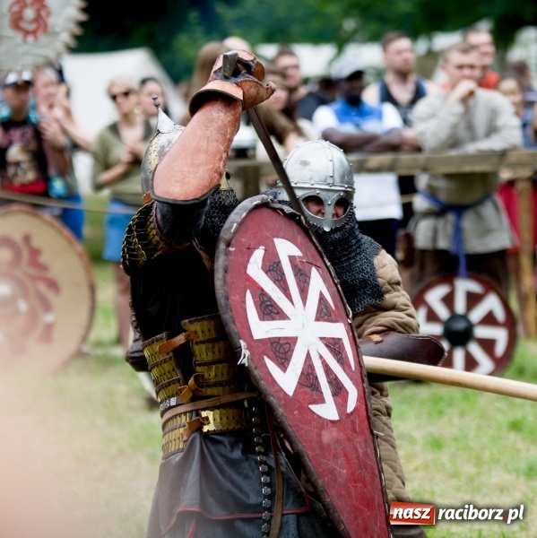Zdjęcie w galerii na portalu naszraciborz.pl: Wielka bitwa wojów na polach przez Oborą [FOTO i WIDEO] wiadomości z regionu