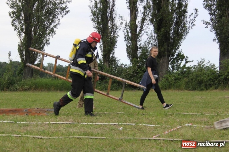 Zdjęcie w galerii na portalu naszraciborz.pl: Niezłomny strażak - rywalizacja w Wojnowicach [FOTO i WIDEO] wiadomości z regionu