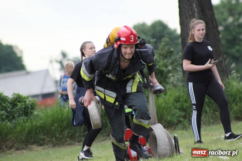 Zdjęcie w galerii na portalu naszraciborz.pl: Niezłomny strażak - rywalizacja w Wojnowicach [FOTO i WIDEO] wiadomości z regionu