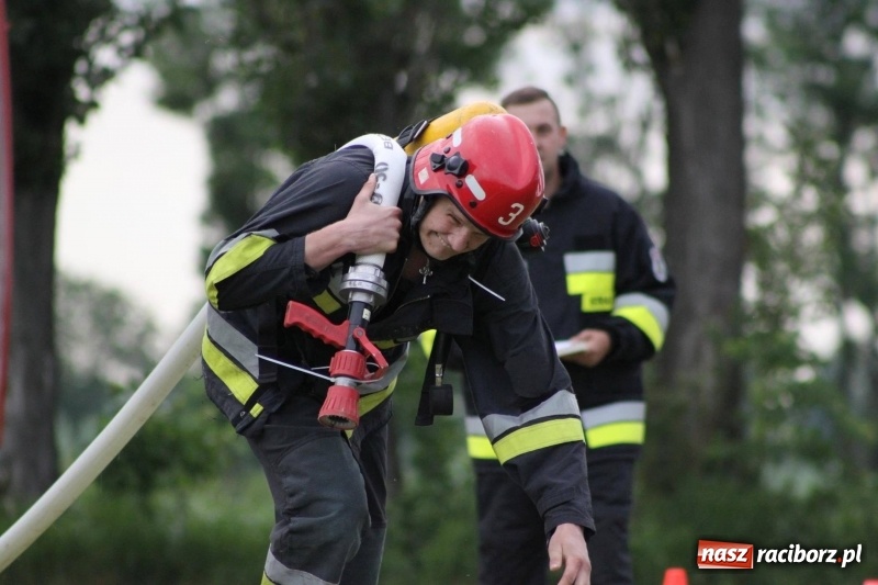 Zdjęcie w galerii na portalu naszraciborz.pl: Niezłomny strażak - rywalizacja w Wojnowicach [FOTO i WIDEO] wiadomości z regionu
