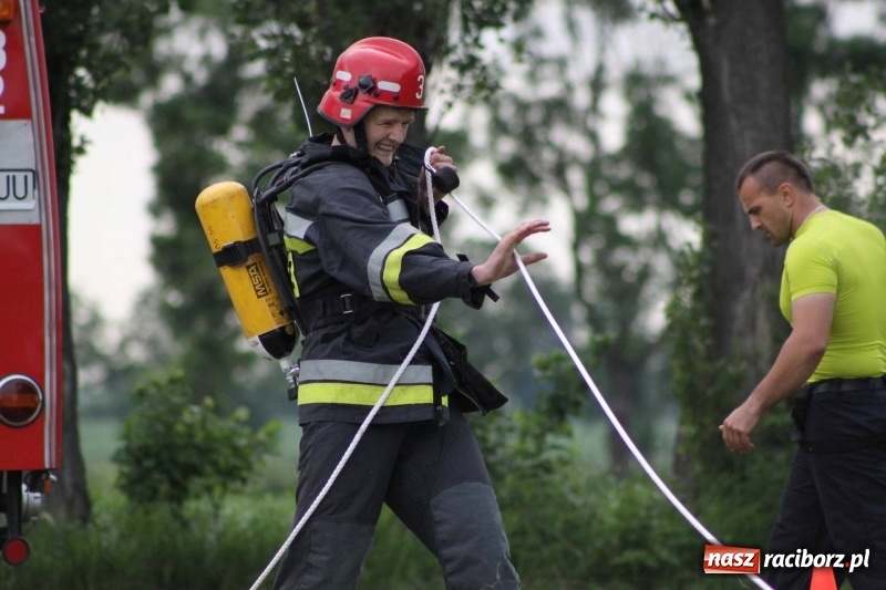 Zdjęcie w galerii na portalu naszraciborz.pl: Niezłomny strażak - rywalizacja w Wojnowicach [FOTO i WIDEO] wiadomości z regionu