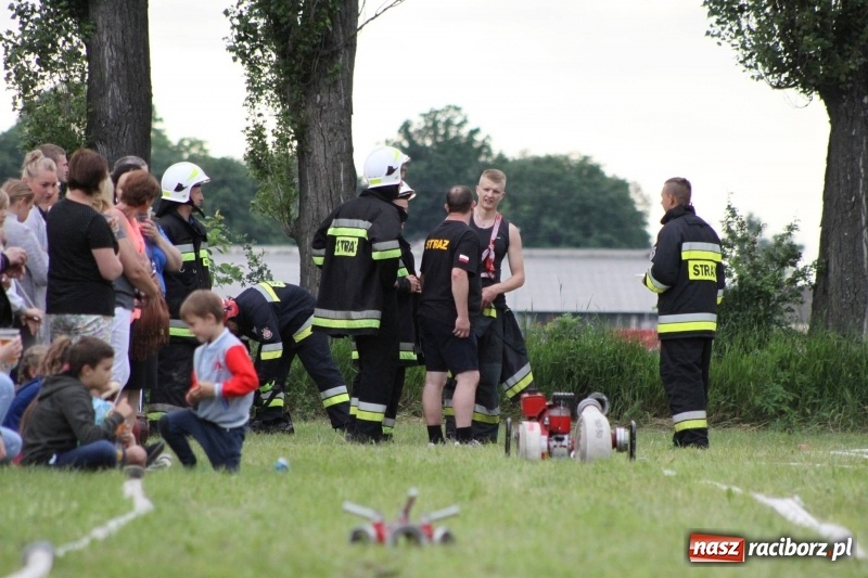 Zdjęcie w galerii na portalu naszraciborz.pl: Niezłomny strażak - rywalizacja w Wojnowicach [FOTO i WIDEO] wiadomości z regionu