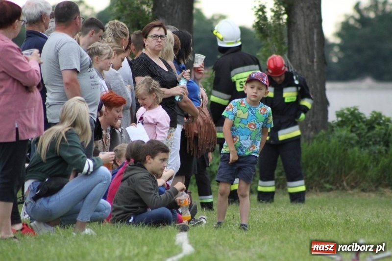 Zdjęcie w galerii na portalu naszraciborz.pl: Niezłomny strażak - rywalizacja w Wojnowicach [FOTO i WIDEO] wiadomości z regionu