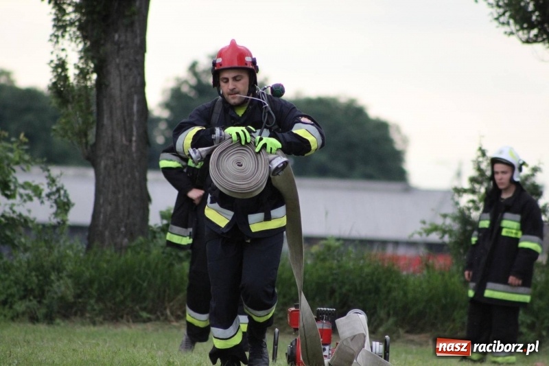 Zdjęcie w galerii na portalu naszraciborz.pl: Niezłomny strażak - rywalizacja w Wojnowicach [FOTO i WIDEO] wiadomości z regionu