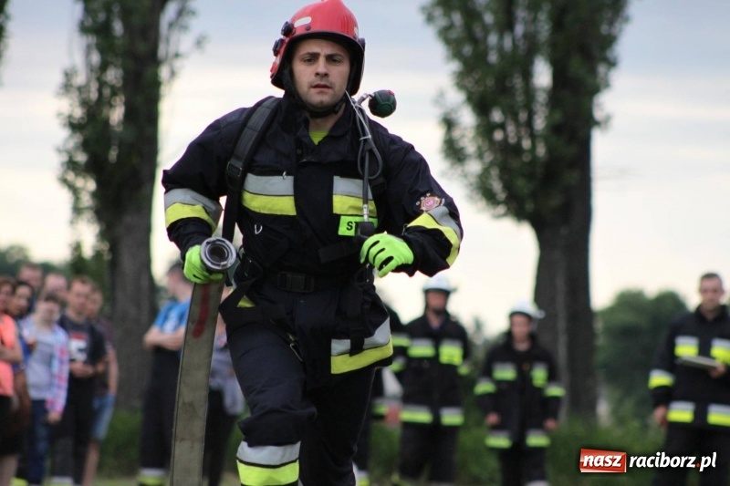 Zdjęcie w galerii na portalu naszraciborz.pl: Niezłomny strażak - rywalizacja w Wojnowicach [FOTO i WIDEO] wiadomości z regionu