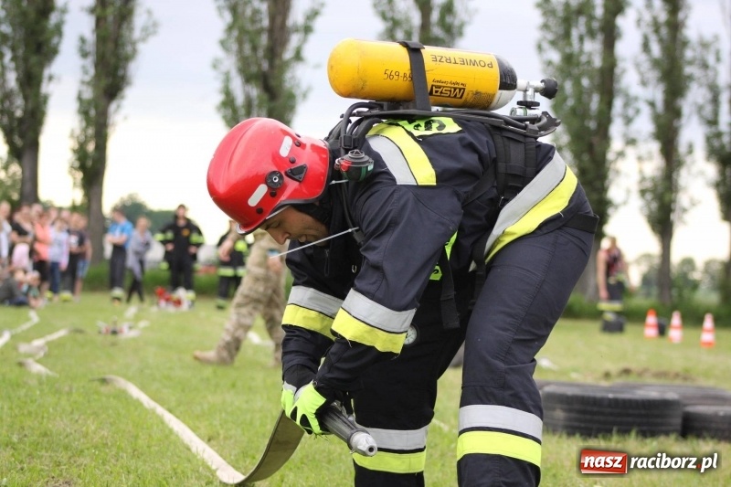 Zdjęcie w galerii na portalu naszraciborz.pl: Niezłomny strażak - rywalizacja w Wojnowicach [FOTO i WIDEO] wiadomości z regionu