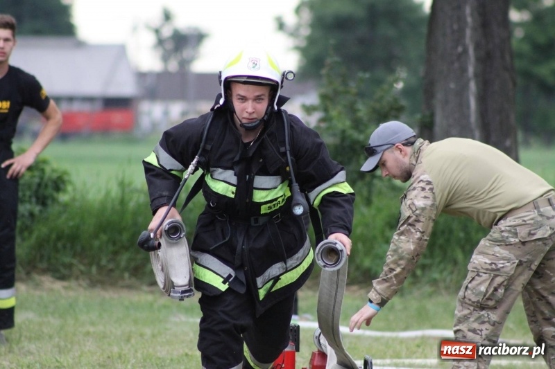 Zdjęcie w galerii na portalu naszraciborz.pl: Niezłomny strażak - rywalizacja w Wojnowicach [FOTO i WIDEO] wiadomości z regionu