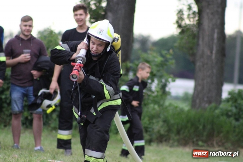 Zdjęcie w galerii na portalu naszraciborz.pl: Niezłomny strażak - rywalizacja w Wojnowicach [FOTO i WIDEO] wiadomości z regionu