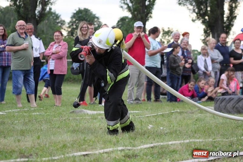 Zdjęcie w galerii na portalu naszraciborz.pl: Niezłomny strażak - rywalizacja w Wojnowicach [FOTO i WIDEO] wiadomości z regionu