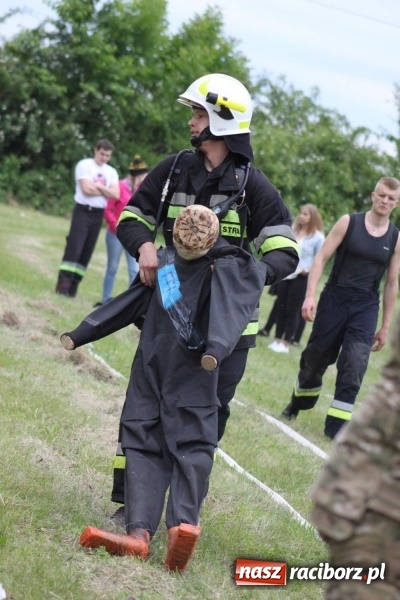 Zdjęcie w galerii na portalu naszraciborz.pl: Niezłomny strażak - rywalizacja w Wojnowicach [FOTO i WIDEO] wiadomości z regionu