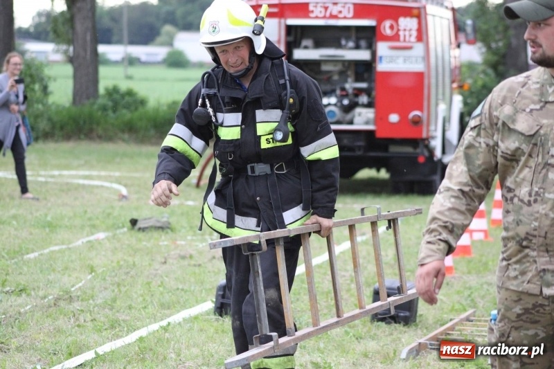 Zdjęcie w galerii na portalu naszraciborz.pl: Niezłomny strażak - rywalizacja w Wojnowicach [FOTO i WIDEO] wiadomości z regionu