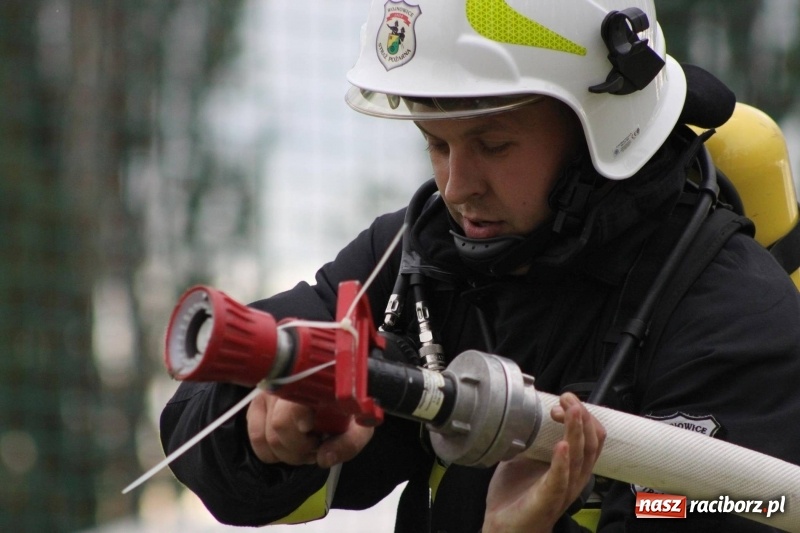 Zdjęcie w galerii na portalu naszraciborz.pl: Niezłomny strażak - rywalizacja w Wojnowicach [FOTO i WIDEO] wiadomości z regionu