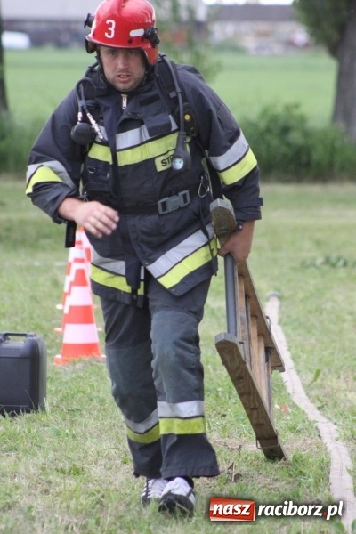 Zdjęcie w galerii na portalu naszraciborz.pl: Niezłomny strażak - rywalizacja w Wojnowicach [FOTO i WIDEO] wiadomości z regionu