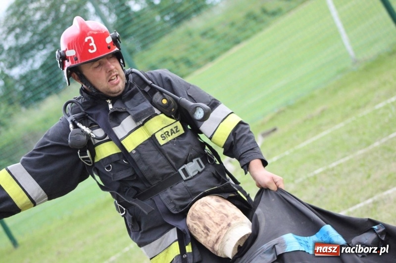 Zdjęcie w galerii na portalu naszraciborz.pl: Niezłomny strażak - rywalizacja w Wojnowicach [FOTO i WIDEO] wiadomości z regionu