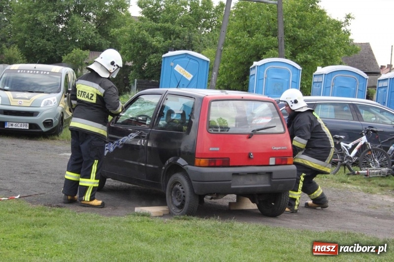 Zdjęcie w galerii na portalu naszraciborz.pl: Niezłomny strażak - rywalizacja w Wojnowicach [FOTO i WIDEO] wiadomości z regionu