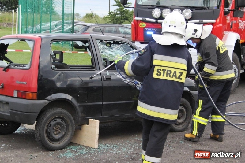 Zdjęcie w galerii na portalu naszraciborz.pl: Niezłomny strażak - rywalizacja w Wojnowicach [FOTO i WIDEO] wiadomości z regionu