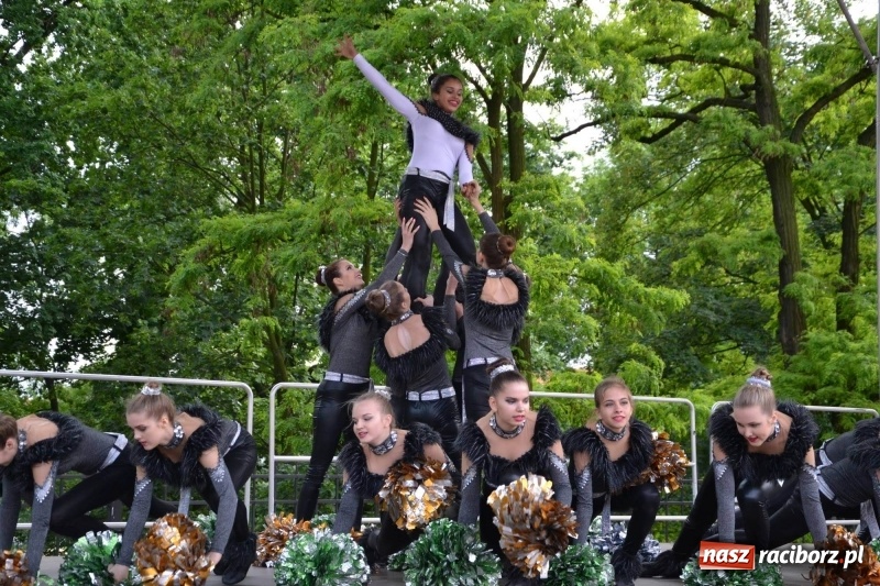 Zdjęcie w galerii na portalu naszraciborz.pl: Węgrzy, Słowacy i Ukraińcy zatańczyli na zamku  wiadomości z regionu