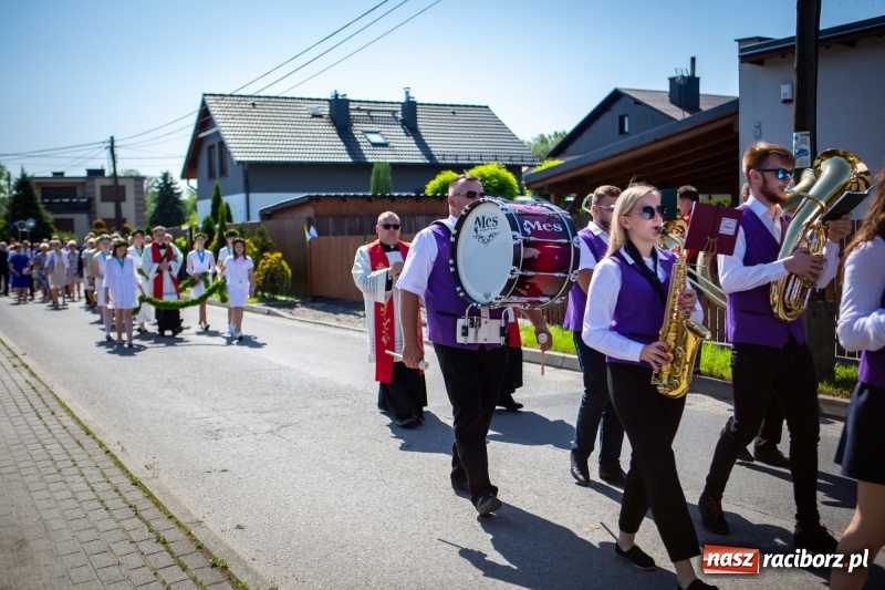 Zdjęcie w galerii na portalu naszraciborz.pl: Stara Wieś przeżywa prymicje księdza Rafała Kurka  wiadomości z regionu