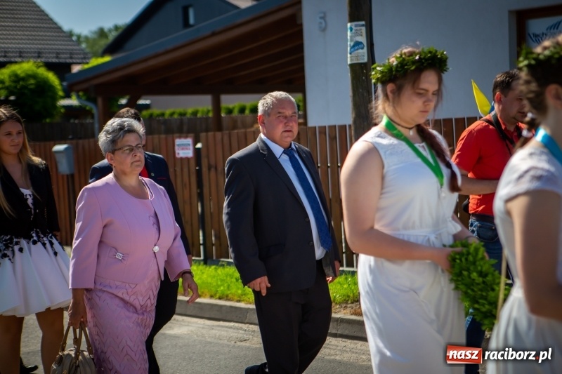 Zdjęcie w galerii na portalu naszraciborz.pl: Stara Wieś przeżywa prymicje księdza Rafała Kurka  wiadomości z regionu