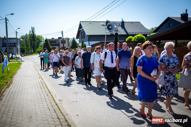 Zdjęcie w galerii na portalu naszraciborz.pl: Stara Wieś przeżywa prymicje księdza Rafała Kurka  wiadomości z regionu