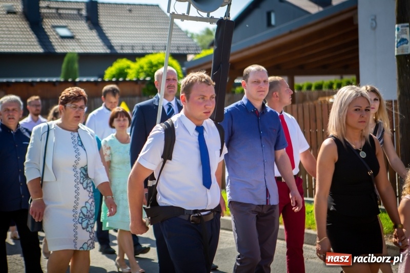 Zdjęcie w galerii na portalu naszraciborz.pl: Stara Wieś przeżywa prymicje księdza Rafała Kurka  wiadomości z regionu