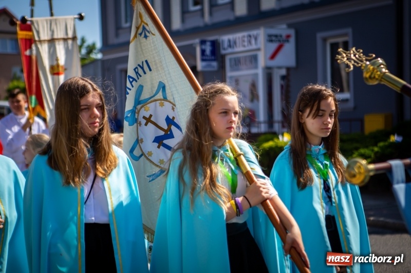 Zdjęcie w galerii na portalu naszraciborz.pl: Stara Wieś przeżywa prymicje księdza Rafała Kurka  wiadomości z regionu