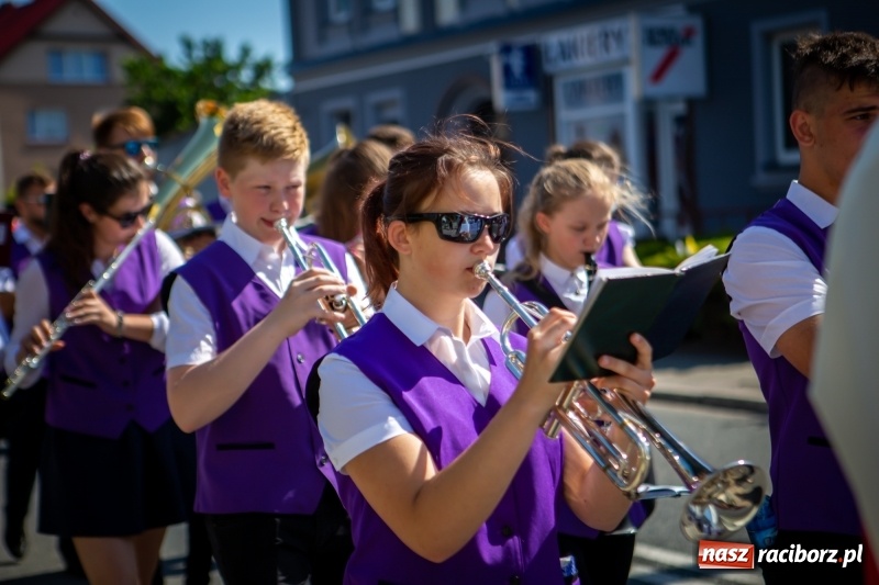 Zdjęcie w galerii na portalu naszraciborz.pl: Stara Wieś przeżywa prymicje księdza Rafała Kurka  wiadomości z regionu
