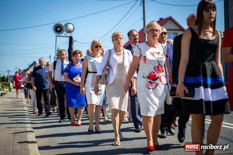 Zdjęcie w galerii na portalu naszraciborz.pl: Stara Wieś przeżywa prymicje księdza Rafała Kurka  wiadomości z regionu