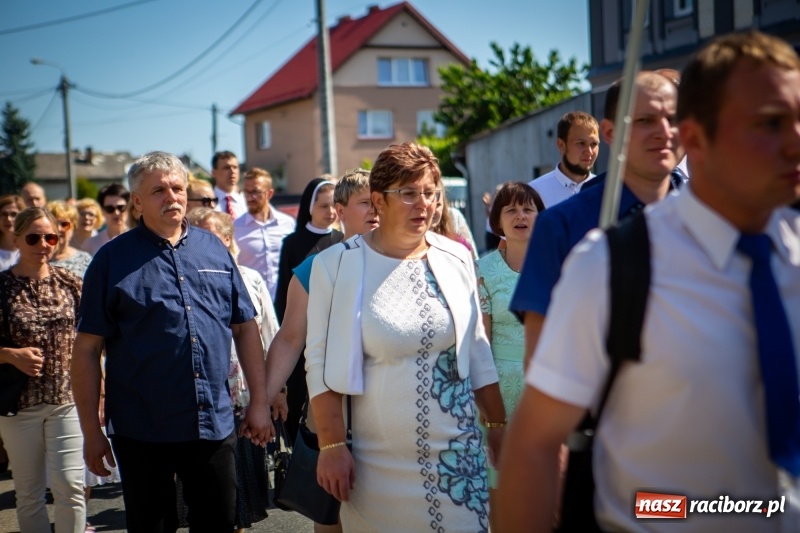 Zdjęcie w galerii na portalu naszraciborz.pl: Stara Wieś przeżywa prymicje księdza Rafała Kurka  wiadomości z regionu