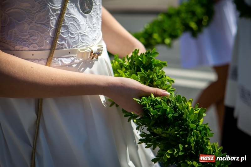 Zdjęcie w galerii na portalu naszraciborz.pl: Stara Wieś przeżywa prymicje księdza Rafała Kurka  wiadomości z regionu